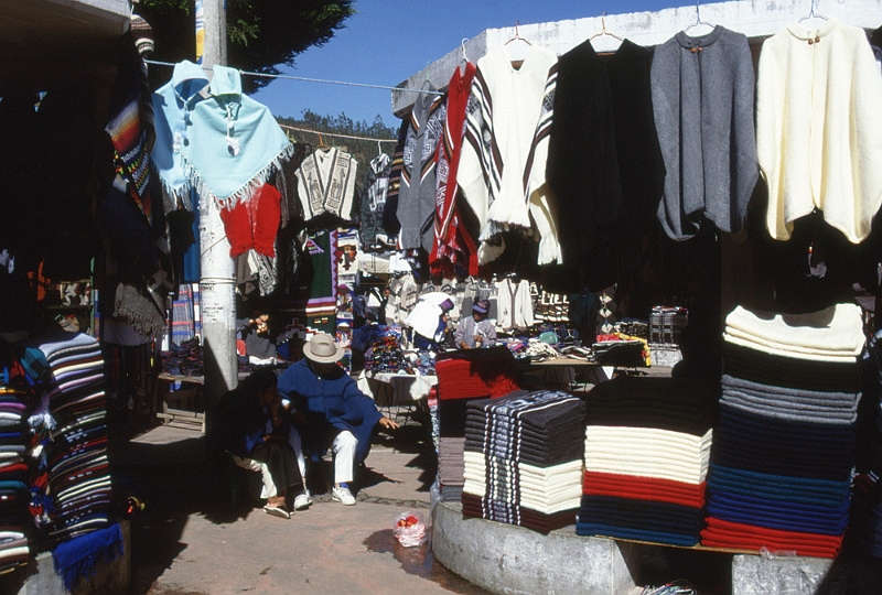 575_Otavalo, textielmarkt.jpg